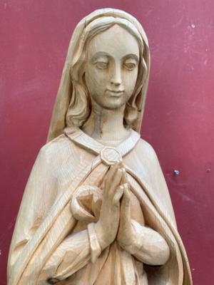 St. Mary Statue By Franz Bernardi en Hand - Carved Wood , Ortisei Italy 20 th century