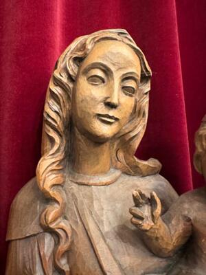 St. Mary With Child Sculpture. en Hand - Carved Wood , Southern Germany 20 th century