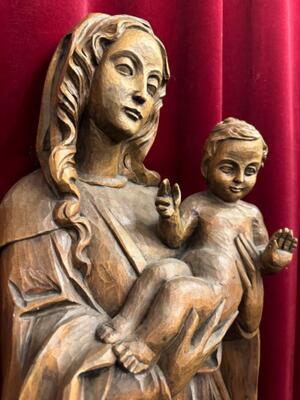 St. Mary With Child Sculpture. en Hand - Carved Wood , Southern Germany 20 th century