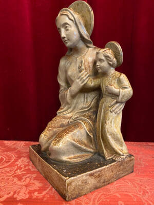 Statue St. Mary With Child  en Terra - Cotta , Beesel Netherlands 20 th century ( Anno 1950 )