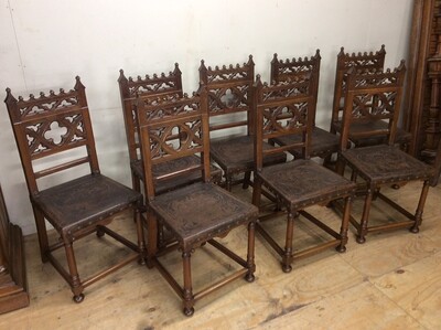 Complete Dining Set style Gothic - Style en Wood, Belgium  19 th century