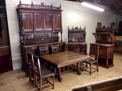 Complete Dining Set style Gothic - Style en Wood, Belgium  19 th century