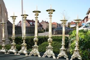 Candle Sticks Polished And Varnished en Brass / Bronze, Belgium and France 19th century