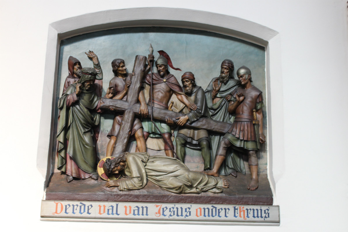 14 Gothic - Style Stations Of The Cross.