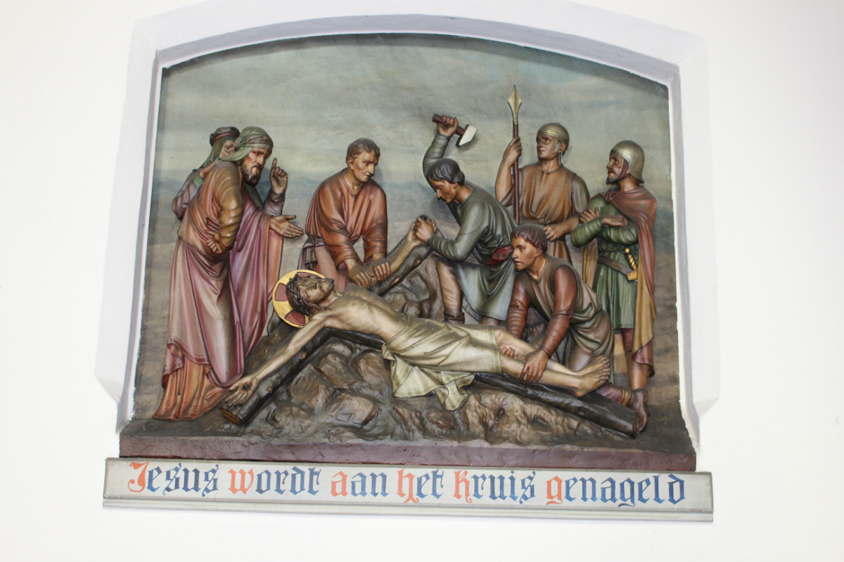 14 Gothic - Style Stations Of The Cross.