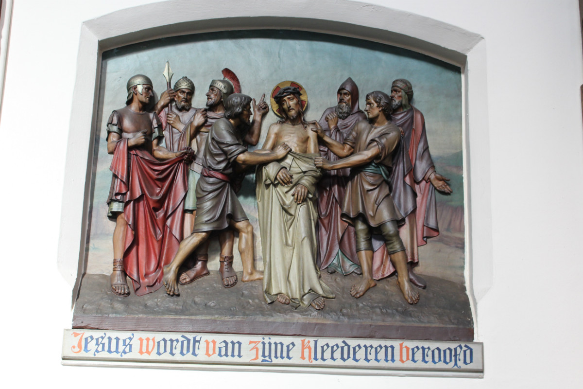 14 Gothic - Style Stations Of The Cross.