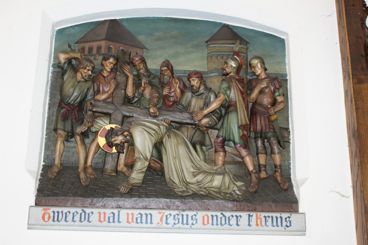 14 Gothic - Style Stations Of The Cross.