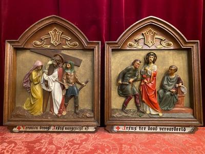 Stations Of The Cross style Gothic - style en Plaster polychrome / Oak Frames / Backside Zinc, Dutch 19 th century ( Anno 1890 )
