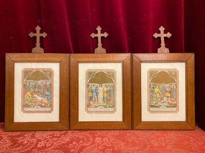 Stations Of The Cross  style Gothic - style en Oak Wood / Glass / Lithographics, België 20 th century ( Anno 1910 )