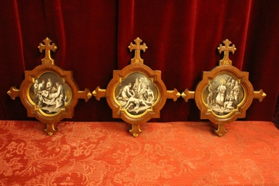 Stations Of The Cross  style Gothic - style en Painted on Porcelain Oak Frames, France 19th century (1902)