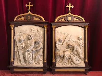 Stations Of The Cross Complete Set style Gothic - style en plaster polychrome / Wooden Frame, France 19th century ( anno 1875 )