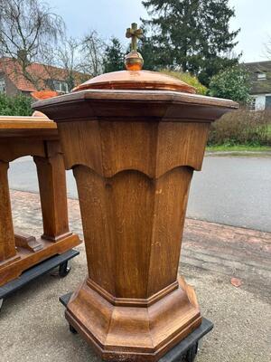 Chapel Interior : Table / Lectern / Baptismal Font / Candle Holders en Solid Oak Wood / Brass  Hand - Hammered / Glass, Netherlands  20 th century ( Anno 1965 )