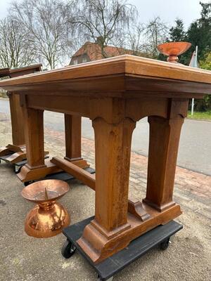 Chapel Interior : Table / Missal Stand / Baptismal Font / Candle Sticks en Solid Oak Wood / Brass  Hand - Hammered / Glass, Netherlands  20 th century ( Anno 1965 )