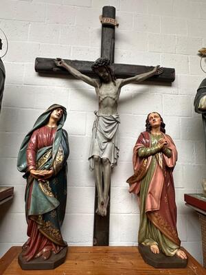 Calvary Scene Corpus Christi St. Mary & St. John style Gothic - Style en Plaster polychrome / Glass Eyes / Wood, Belgium  19 th century ( Anno 1875 )