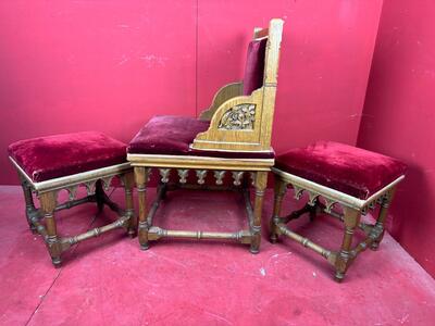 Set Of Priest Altar - Seats. style Gothic - Style en Oak Wood / Red Velvet, Netherlands  19 th century ( Anno 1885 )