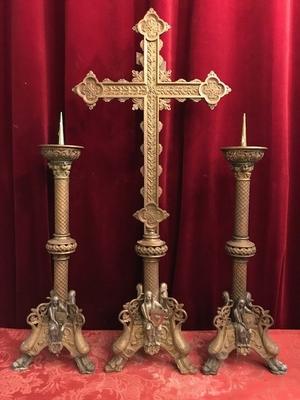 Altar - Set Candle Sticks With Matching Cross. Height Cross 100 Cm. Height Candle Sticks 62 Cm. style Romanesque en Full Bronze / Gilt / Possible to Polisch, France 19th century ( anno 1875 )