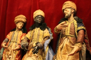 The Three Magi Exceptionally Hand-Carved-Dressed Imaginations / Wood  en hand-carved wood polychrome / Dressed, Naples Italy 18 / 19 th century