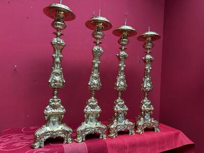 Candle Holders Measures Without Pin style Baroque - Style en Brass / Bronze / Polished and Varnished, Belgium  19 th century ( Anno 1835 )