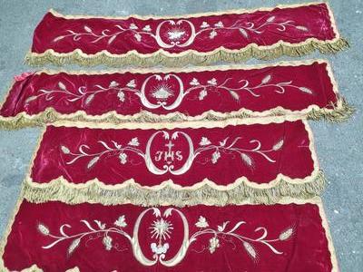 Complete Canopy - Ornaments  style BAROQUE-STYLE en High Quality fabrics red - velvet fully hand - embroidered brocade gold & Silver applications, Flemish - Belgium 19 th century ( Anno 1840 )