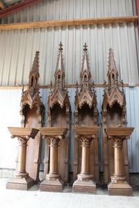 Exposition - Chapels With Stands style gothic en wood polychrome, France 19th century