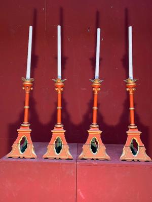 Candle Sticks Measures Without Candle style Gothic - Style en wood polychrome, France 19th century ( anno 1875 )