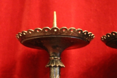 Candle Sticks Measures Without Pin style Gothic - style en Iron Painted, Dutch 19th century