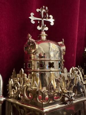 Exceptional Matching Lanterns style Gothic - Style en Brass / Bronze / Polished and Varnished / Glass, Belgium  19 th century ( Anno 1885 )