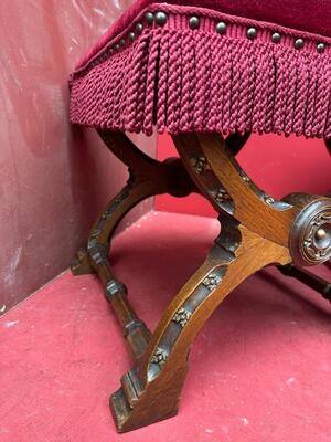 Set Of Priest Altar - Seats style Gothic - Style en Oak Wood / Red Velvet, Belgium  19 th century