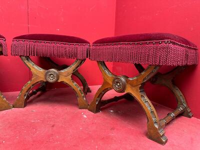 Set Of Priest Altar - Seats style Gothic - Style en Oak Wood / Red Velvet, Belgium  19 th century