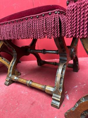 Set Of Priest Altar - Seats style Gothic - Style en Oak Wood / Red Velvet, Belgium  19 th century
