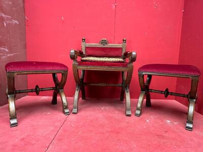 Set Of Priest Altar - Seats. style Gothic - Style en Oak Wood / Red Velvet, Belgium  19 th century