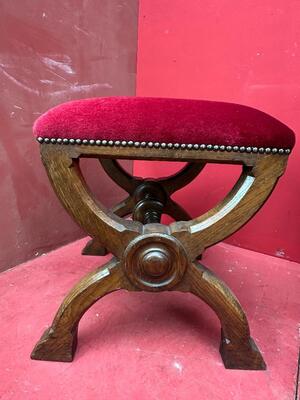 Set Of Priest Altar - Seats. style Gothic - Style en Oak Wood / Red Velvet, Belgium  19 th century