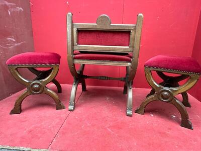 Set Of Priest Altar - Seats. style Gothic - Style en Oak Wood / Red Velvet, Belgium  19 th century