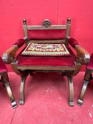 Set Of Priest Altar - Seats. style Gothic - Style en Oak Wood / Red Velvet, Belgium  19 th century