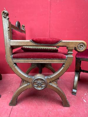 Set Of Priest Altar - Seats. style Gothic - Style en Oak Wood / Red Velvet, Belgium  19 th century