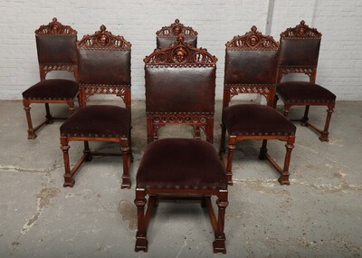 Chairs  style Gothic - style en Walnut wood , France 19 th century