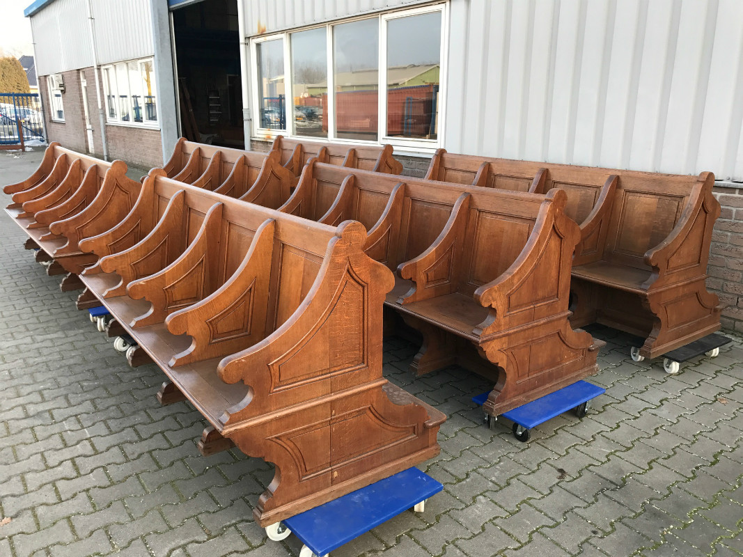 6 Romanesque Series Of 6 Matching Solid Oak 4 Seats Choir