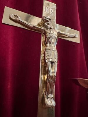 Altar - Set  Candle Sticks With Matching Cross. Measures Candle Sticks Without Pin style art - deco en Brass / Bronze / Polished and Varnished, Belgium  20 th century ( Anno 1930 )