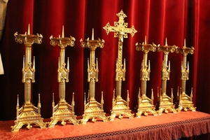 Altar Set Height Cross 70 Cm. Measures Candle Sticks Without Pin style Gothic en Bronze / Polished and Varnished, France 19th century