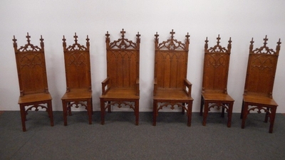 Gothic Furniture: Desk, 2 Cabinets, 6 Chairs en Oak wood, Belgium 19th century