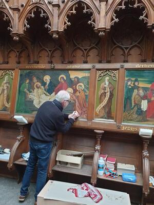 Fluminalis Removing And Restoring The High Quality Fully Hand-Painted Exceptional And Monumental Gothic-Revival Stations Of The Cross