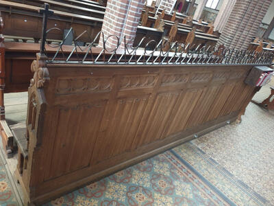 Complete Series Of 90 Solid Oak Church Pews Complete With Kneelers ! 65 Pieces Left style Gothic - style en Oak wood, Netherlands  19 th century ( Anno 1890 )