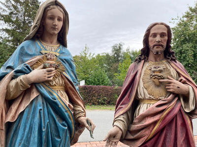 Pair Of Fully Hand - Carved Matching Statues : Sacred Hearts Of St. Mary & Jesus style Gothic - style en Hand - Carved Wood , France 19 th century ( Anno 1880 )
