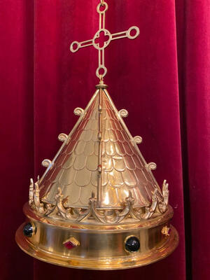 Hanging  Romanesque-Style  Crown  For  Yellow-White  Draping  On  Sacramentsday. en Brass / Bronze / Polished and Varnished / Stones, Belgium  19 th century ( Anno 1875 )