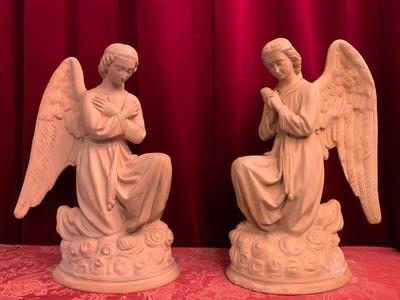 Angels Suitable For Outdoor Use en Terra-Cotta , France 19th century ( anno 1890 )