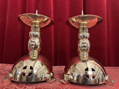 Candle Holders Measures Without Pin style art - deco en Brass / Bronze / Polished and Varnished, Belgium  20 th century ( Anno 1930 )