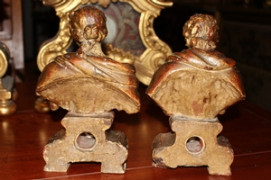 Relics Of St. Julia & St. Basilius Magnus style baroque en hand-carved wood polychrome gilt, Italy 17