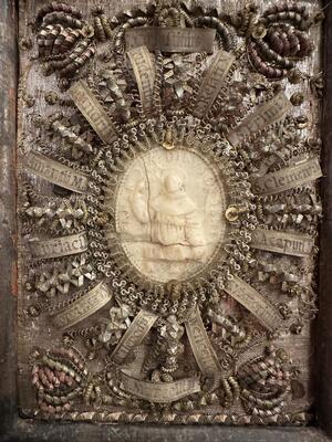Altar - Reliquaries Multiple Relics Of Saints From Before The Schism ( Year 500 ). style Baroque - Style en Wood / Wax / Glass, Southern Austria 18 th century ( Anno 1725 )