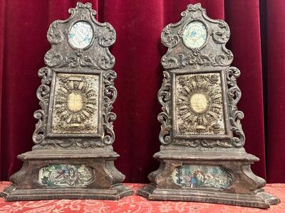 Altar - Reliquaries Multiple Relics Of Saints From Before The Schism ( Year 500 ). style Baroque - Style en Wood / Wax / Glass, Southern Austria 18 th century ( Anno 1725 )
