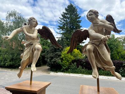 Angels style Baroque - Style en Hand - Carved Wood / Stands Oak, 18 th century / Stands 20th Century